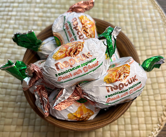 Конфеты «Персик с грецким орехом»